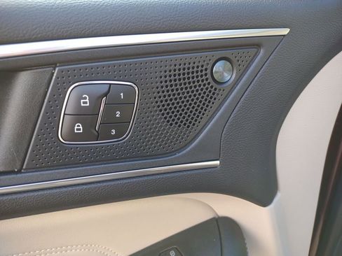 Used 2022 Ford Edge Titanium w/ Class II Trailer Tow Package image 31