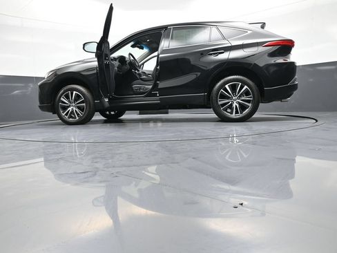 Used 2024 Toyota Venza LE AWD/4WD image 48