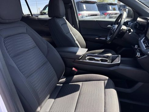 Used 2025 Chevrolet Equinox LT AWD/4WD image 12