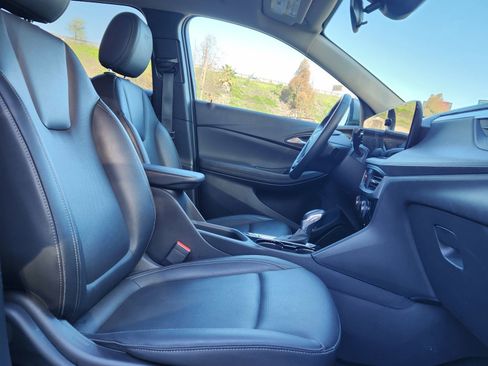 Used 2024 Buick Encore GX Sport Touring image 23