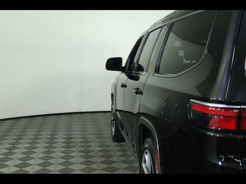 Used 2022 Jeep Wagoneer Series III w/ Premium Group I image 19