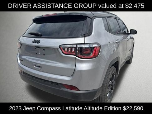 Used 2023 Jeep Compass Latitude w/ Convenience Group AWD/4WD image 3
