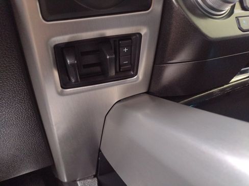 Used 2018 Ford F150 Platinum w/ Equipment Group 701A Luxury image 24