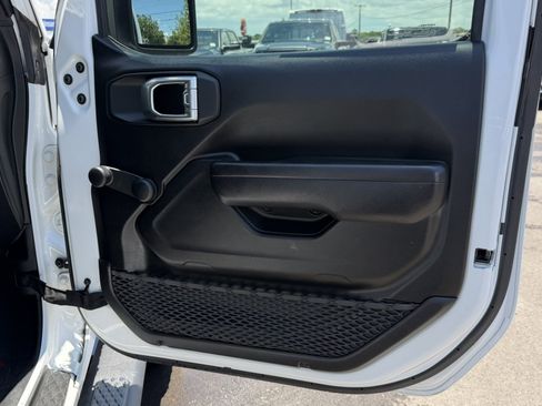Certified 2022 Jeep Gladiator Sport w/ Trailer Tow Package AWD/4WD image 22