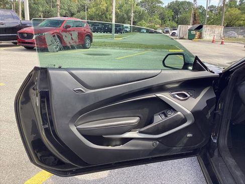 Used 2020 Chevrolet Camaro LT w/ Technology Package RWD image 12