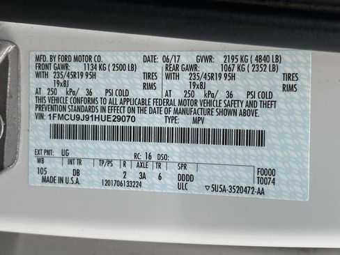 Used 2017 Ford Escape Titanium w/ Equipment Group 301A AWD/4WD image 15