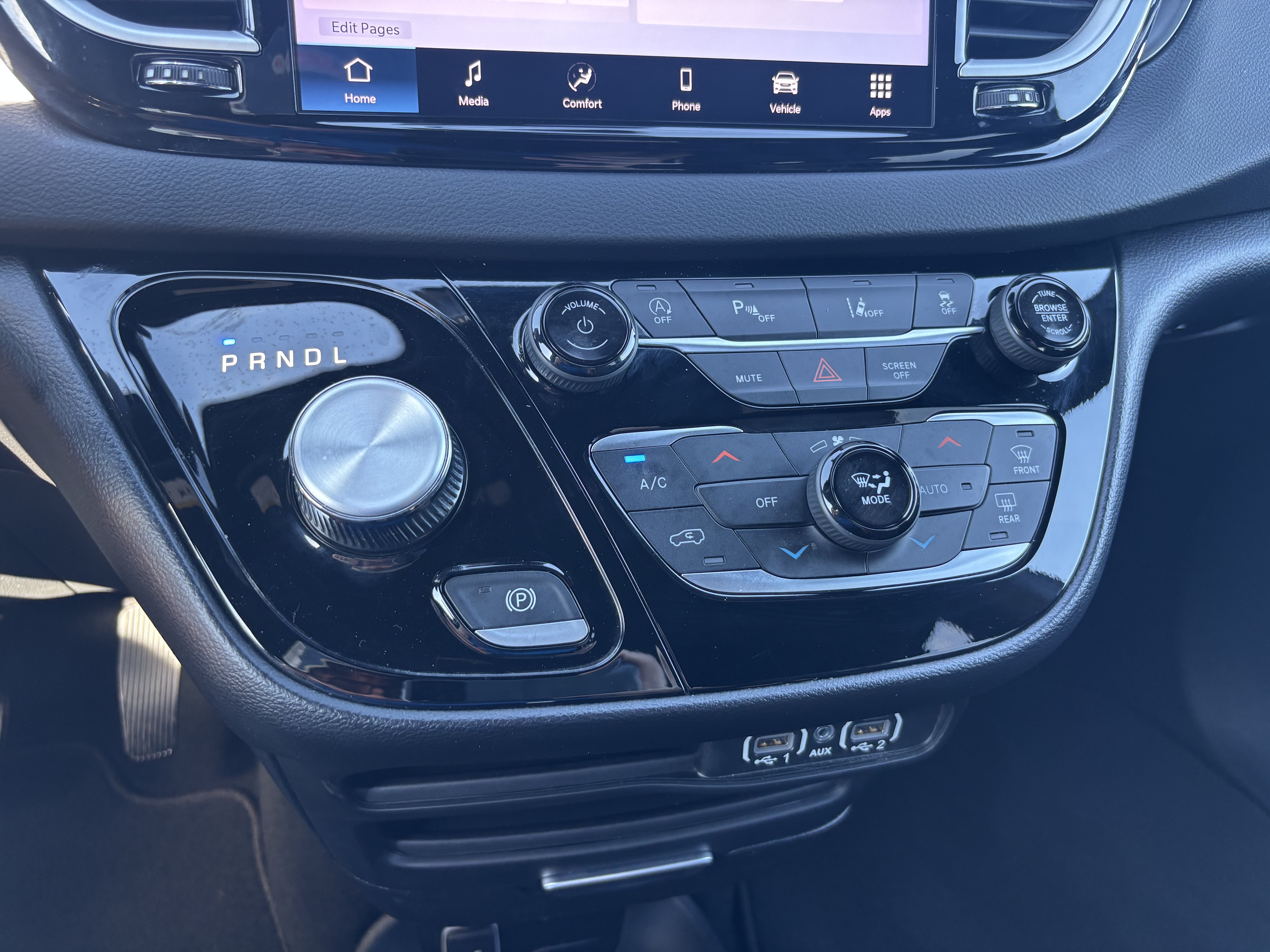 Used 2025 Chrysler Pacifica Select FWD image 16