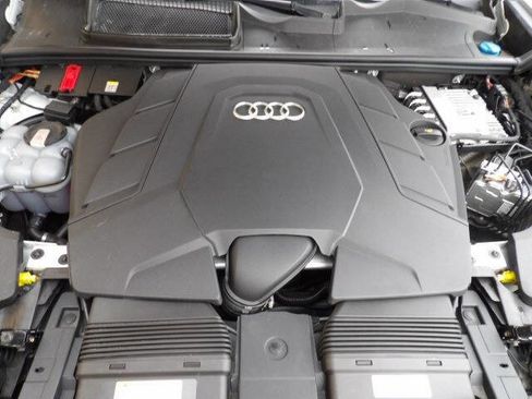 Used 2023 Audi Q8 Prestige w/ Prestige Package image 44