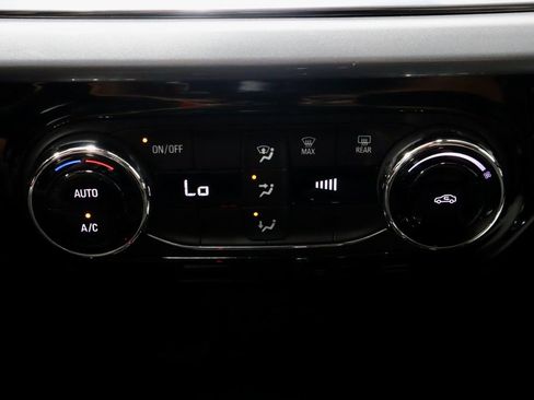 Used 2024 Chevrolet Trax LT FWD image 29