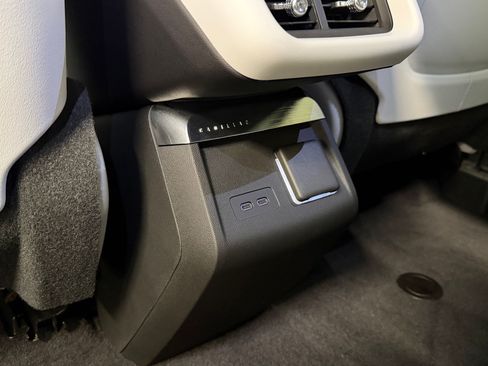 Certified 2024 Cadillac Lyriq Luxury RWD image 43