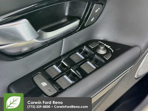 Used 2018 Land Rover Range Rover Evoque HSE AWD/4WD image 18