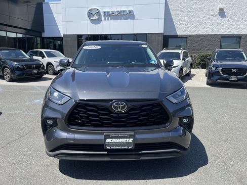 Used 2020 Toyota Highlander LE AWD/4WD image 8