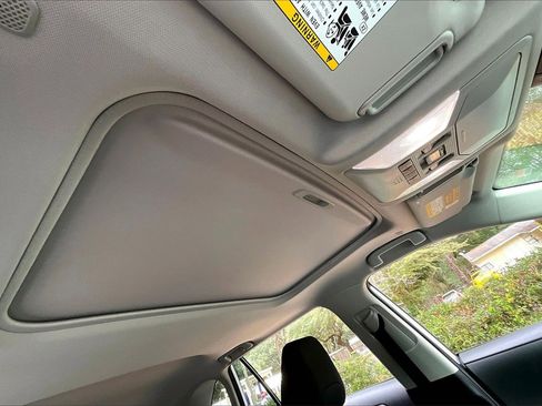 Used 2025 Toyota RAV4 XLE image 24