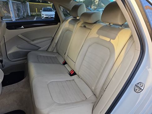 Used 2012 Volkswagen Passat 2.5 SEL image 12