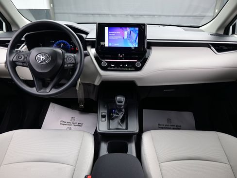 Used 2026 Toyota Corolla Cross L image 16