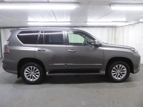 Used 2014 Lexus GX 460 image 8