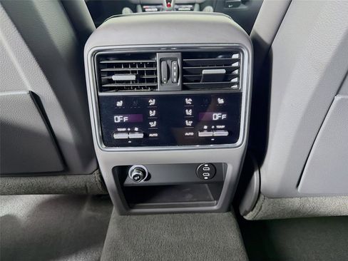 Used 2021 Porsche Cayenne GTS AWD/4WD image 22