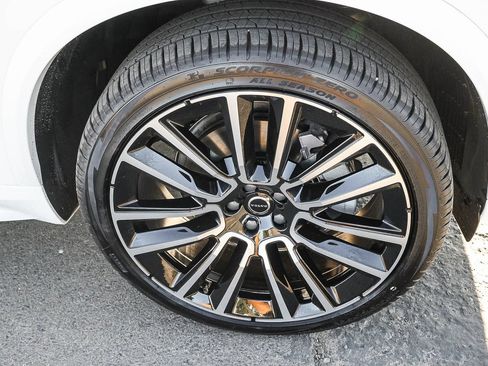New 2026 Volvo XC90 B6 Plus w/ Protection Package Premier AWD/4WD image 14