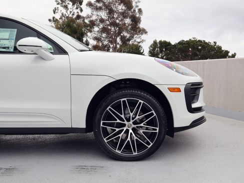 New 2026 Porsche Macan AWD/4WD image 11