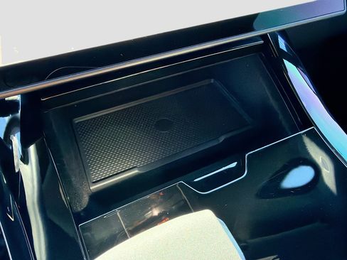 Used 2024 Land Rover Range Rover Sport SE image 32