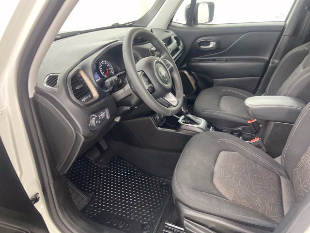Used 2023 Jeep Renegade Latitude AWD/4WD image 12