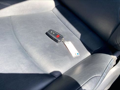 Used 2022 Toyota Prius Limited FWD image 14