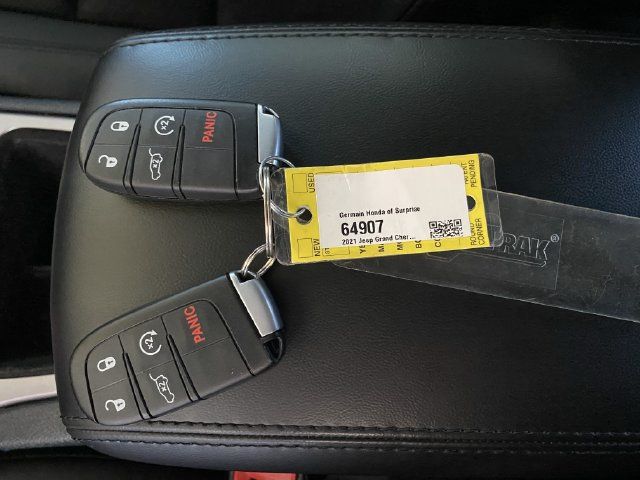 Used 2021 Jeep Grand Cherokee Laredo X AWD/4WD image 33