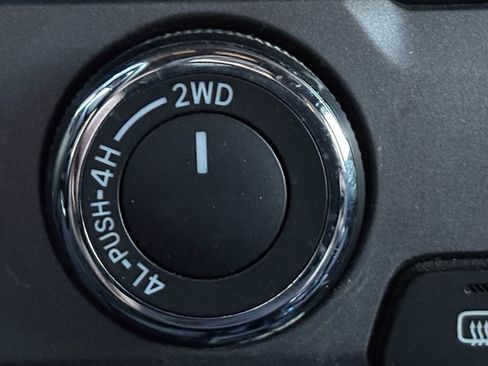 Used 2016 Toyota Tacoma TRD Sport image 10