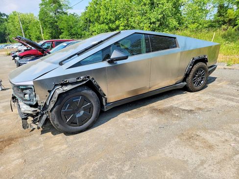 Used 2026 Tesla Cybertruck AWD Crew Cab image 3
