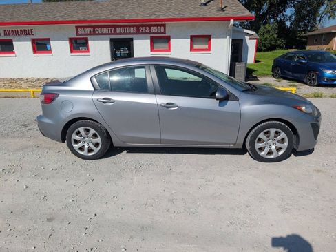Used 2011 MAZDA MAZDA3 i Sport FWD image 2
