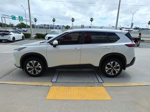 Used 2023 Nissan Rogue SV FWD image 7
