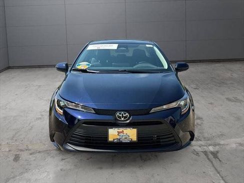 Used 2025 Toyota Corolla LE w/ LE Premium Package FWD image 98