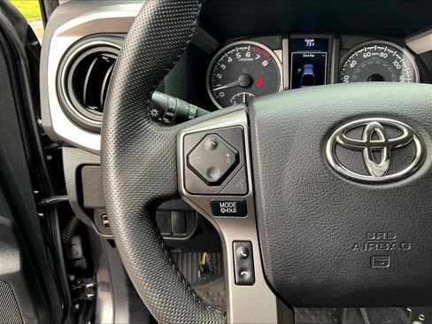 Used 2022 Toyota Tacoma SR5 w/ Technology Package RWD image 14