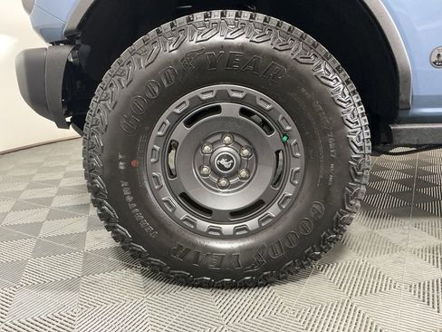 Used 2025 Ford Bronco Badlands image 30