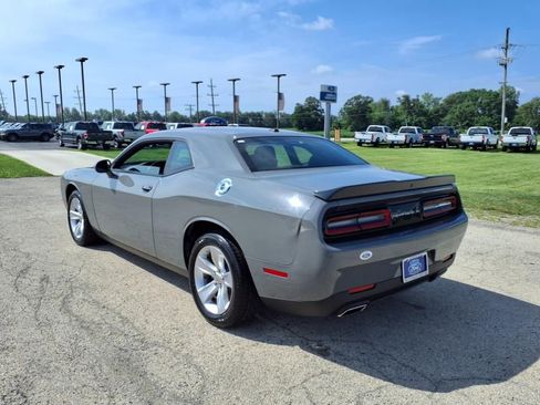 Used 2023 Dodge Challenger SXT image 5