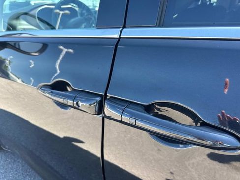 Used 2023 Chrysler Voyager LX FWD image 15