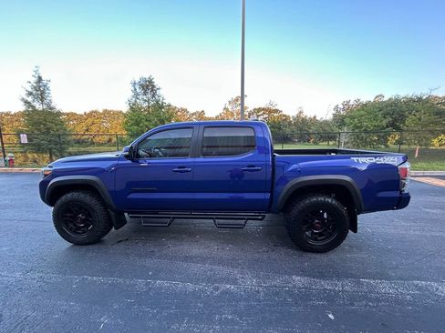 Used 2023 Toyota Tacoma TRD Off-Road w/ Technology Package AWD/4WD image 3