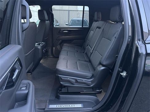 Used 2025 Chevrolet Suburban RST image 23
