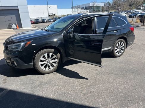 Used 2018 Subaru Outback 2.5i Touring AWD/4WD image 1