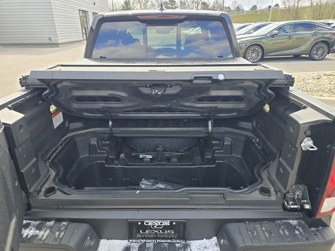 Used 2025 Honda Ridgeline Black Edition image 29