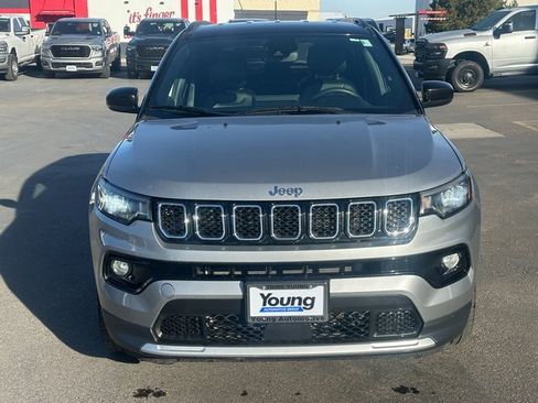 Used 2024 Jeep Compass Limited image 9