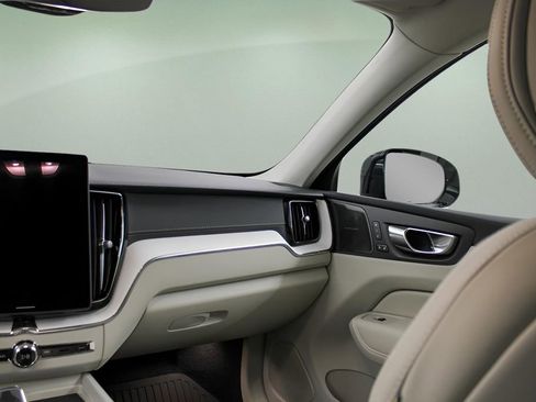 New 2026 Volvo XC60 B5 Ultra w/ Protection Package Premier image 15