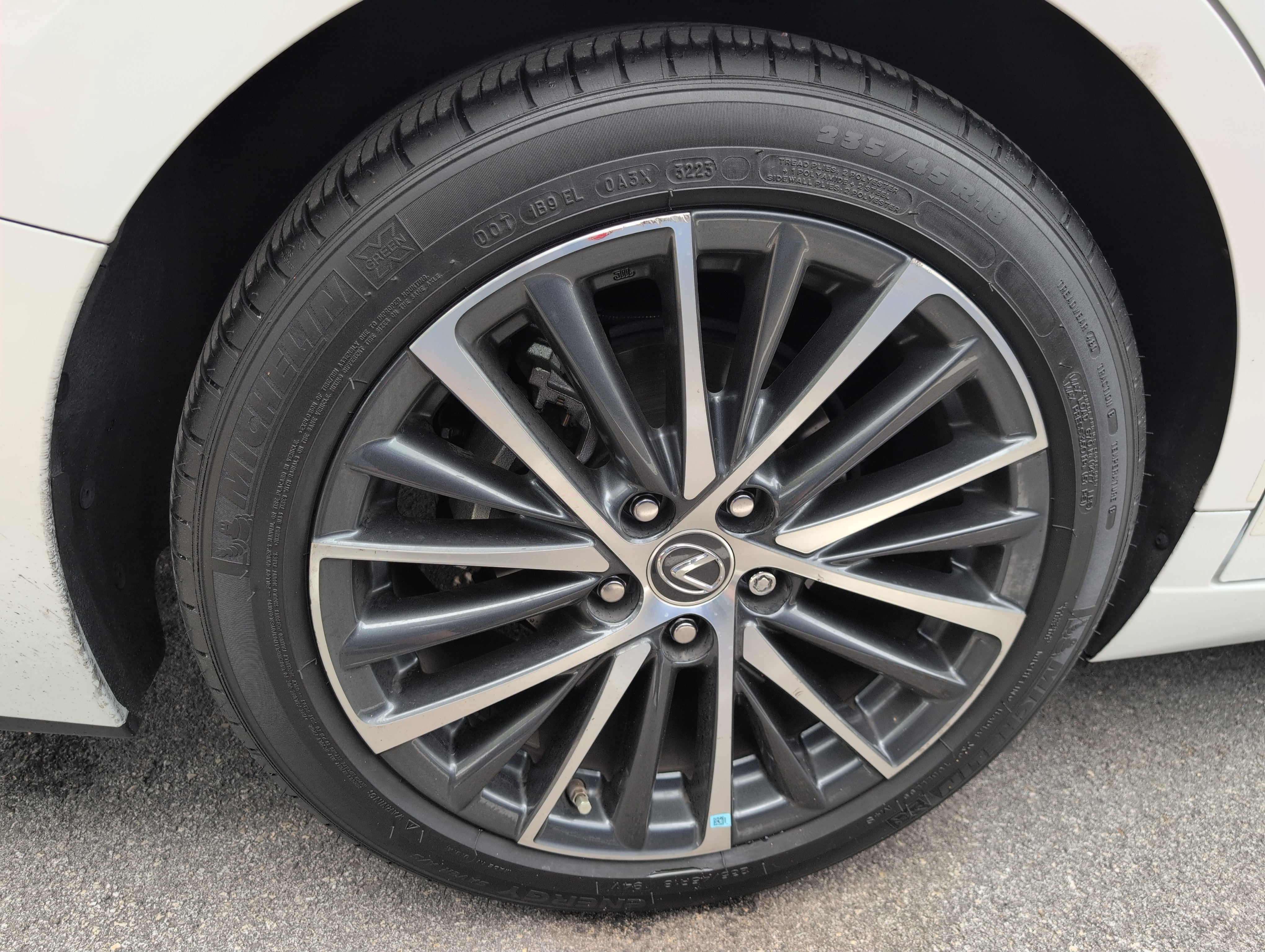 Used 2024 Lexus ES 350 w/ Premium Package FWD image 10