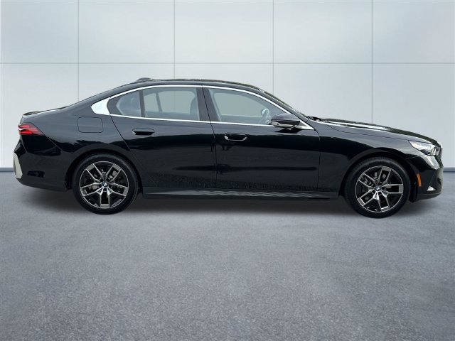 Used 2027 BMW 530i xDrive w/ Premium Package AWD/4WD image 5