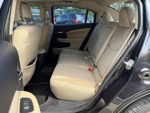 Used 2011 Chrysler 200 Touring FWD image 12