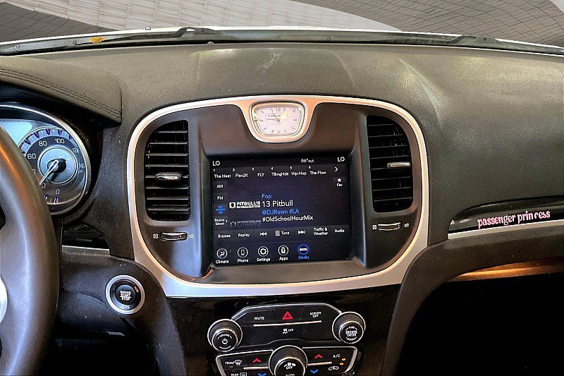 Used 2023 Chrysler 300 Touring w/ Sport Appearance Package RWD image 19