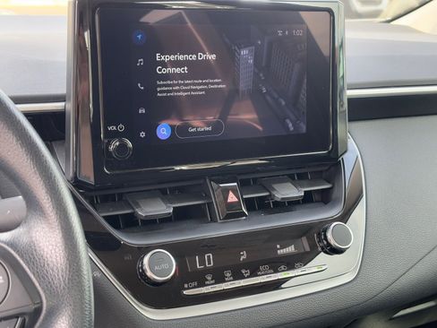 Used 2025 Toyota Corolla LE image 22