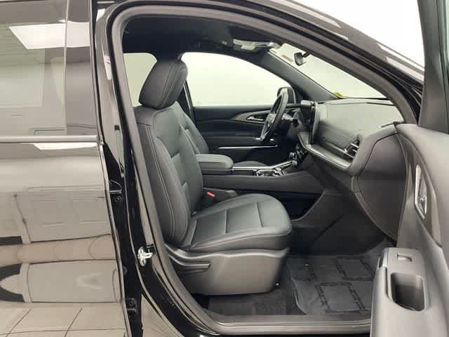 Certified 2026 Chevrolet Traverse LT AWD/4WD image 17