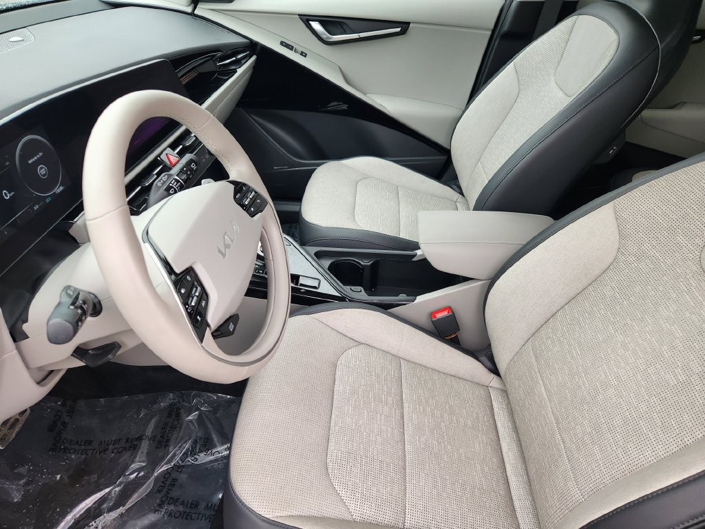 Used 2024 Kia Niro Wave FWD image 13