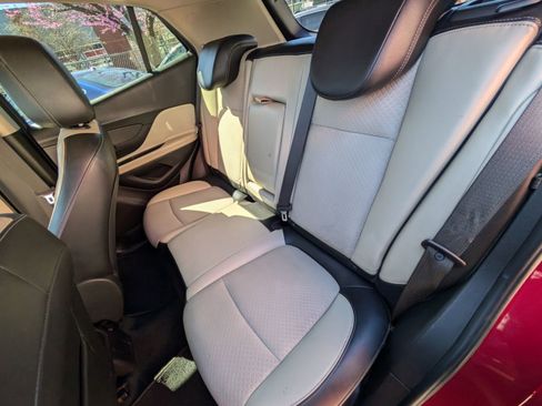 Used 2018 Buick Encore Preferred image 18